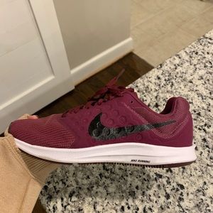 Women’s Nike Tennis Shoes